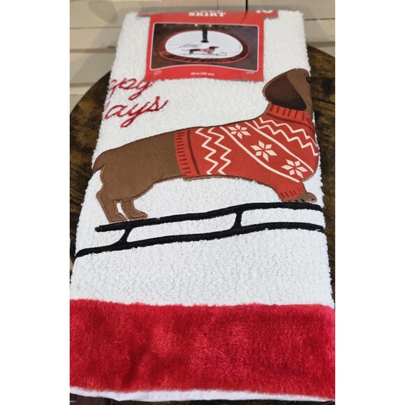 Dachshund Red Sweater Sled Christmas Tree Skirt NWT - Picture 7 of 9